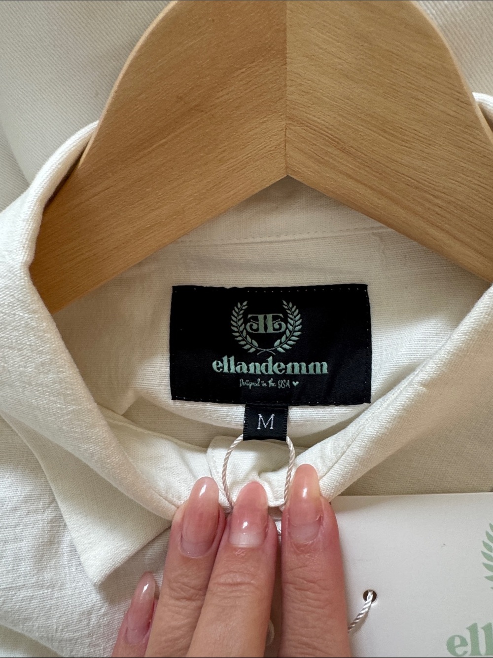 Ellandemm Cream Button-Front Puff Sleeve Top - Picture 4 of 4